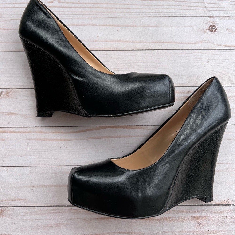 Guess wedge shoes